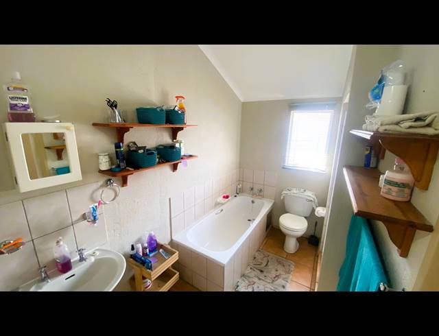 2 BEDROOM HOUSE TO LET IN WEST ACRES
